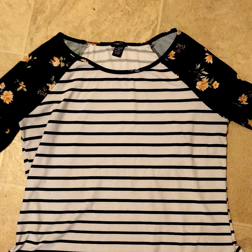 Women’s/girls half sleeve shirt